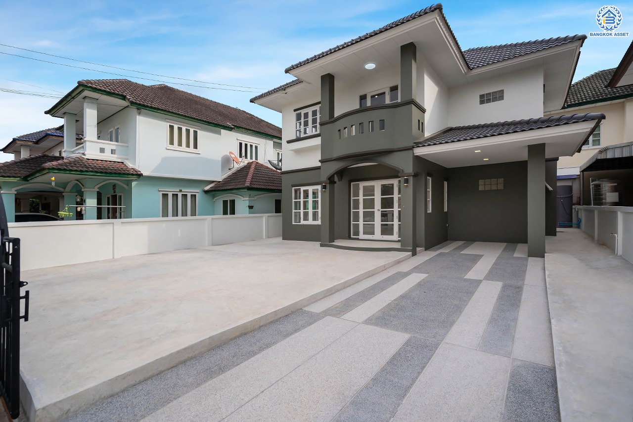 บ้านมือสองตกแต่งใหม่ โครงการ ประดับดาว2 ท่าอิฐ ตกแต่งครบครัน พร้อมอยู่ เนื้อที่ 57 ตร.ว. ฟังก์ชัน 3 ห้องนอน 2 ห้องน้ำ พร้อมห้องอเนกประสงค์ชั้นล่าง 1 ห้อง พื้นที่ใช้สอยกว้างขวาง บนทำเลที่ดีที่สุด เชื่อมต่อได้หลายเส้นทาง ใกล้รถไฟฟ้าสายสีม่วง "สถานีบางรักน้อยท่าอิฐ"